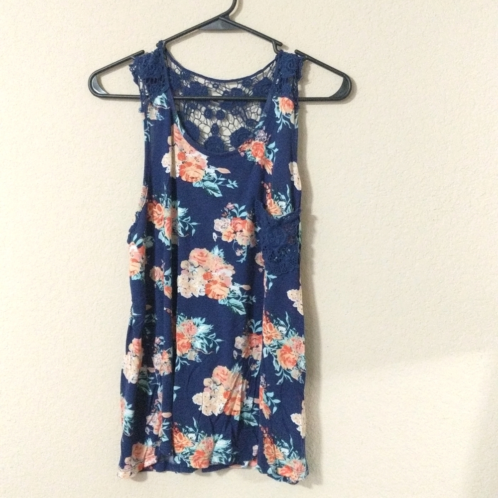 Floral tank top***